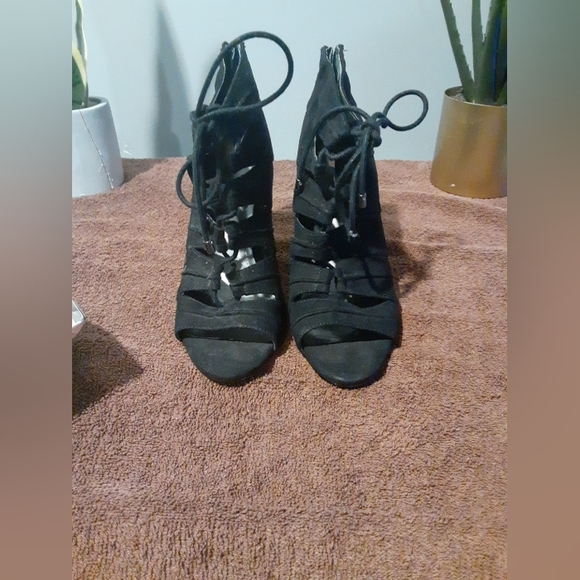 BCBGeneration Women's Black Suede Lace Up Highheel Boots Size 7 4in Heel - Picture 3 of 11